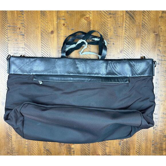 TUMI Bag Tech 2Way Ballistic Nylon Duffle Tote Carry On Black 525C Shoulder - Picture 7 of 16